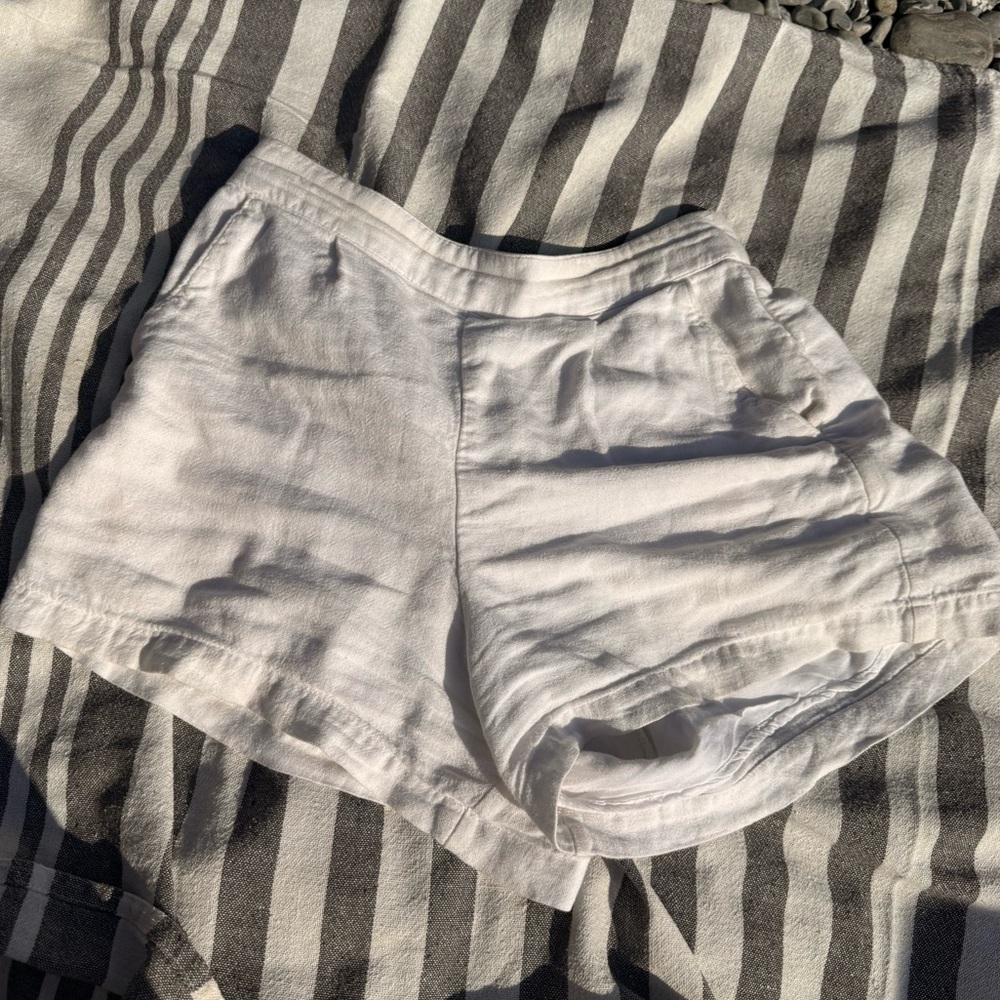 White Women's Linen Shorts - Classic Summer Staple
